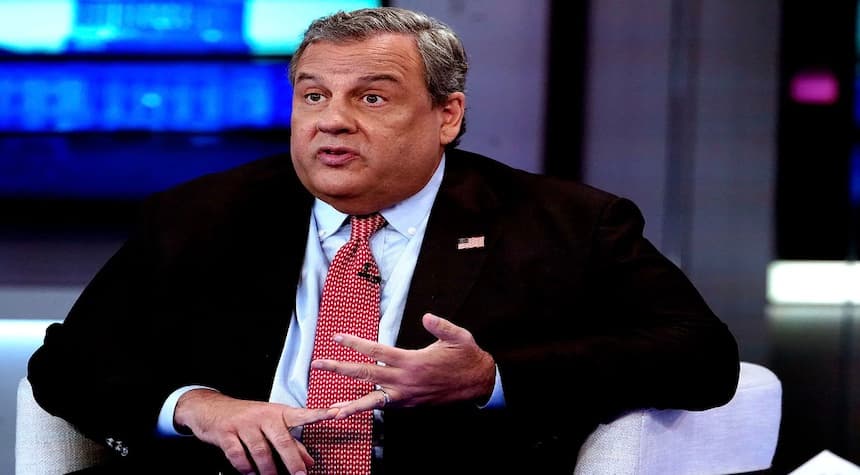 Chris Christie Tells GOP Rivals to Drop Out If They Can't Make Debate Stage